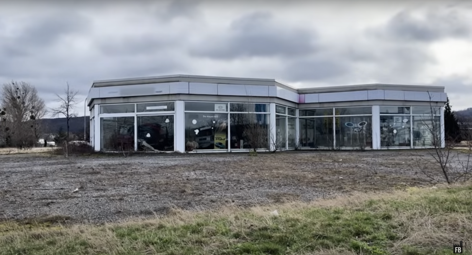 Abandoned Kia dealership - exterior